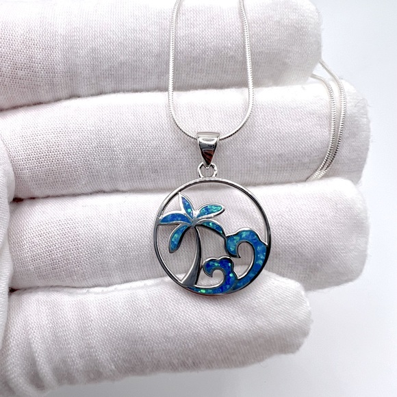 .925 Sterling Silver Waves and Palm Tree Necklace - Picture 16 of 16